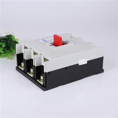 Întrerupător în carcasă în miniatură